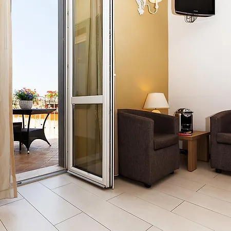 Le Residenze Del Centro מלון דירות 2*