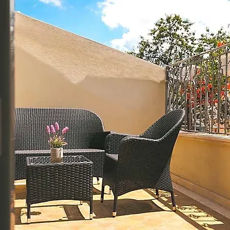 Le Residenze Del Centro 아파트호텔 3*