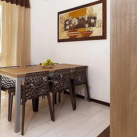 Le Residenze Del Centro 3* 올비아